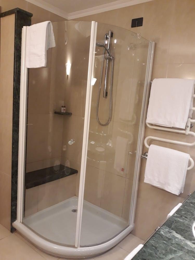 Luna Hotel